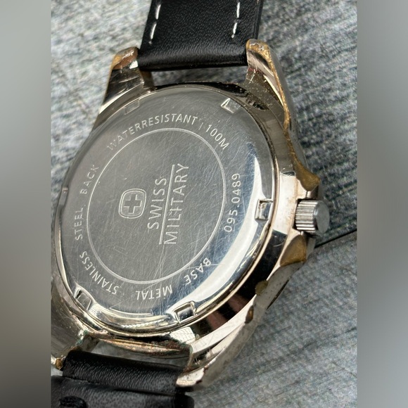 Swiss Military 100 WR Analog Leather Band Wrist Adult Watch 095-0489 Date Works - Picture 11 of 16